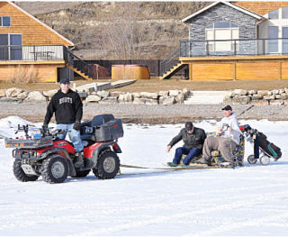 Golfing on the lake returns